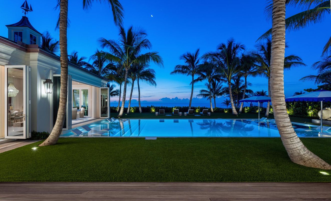 Exterior, Pool, Water