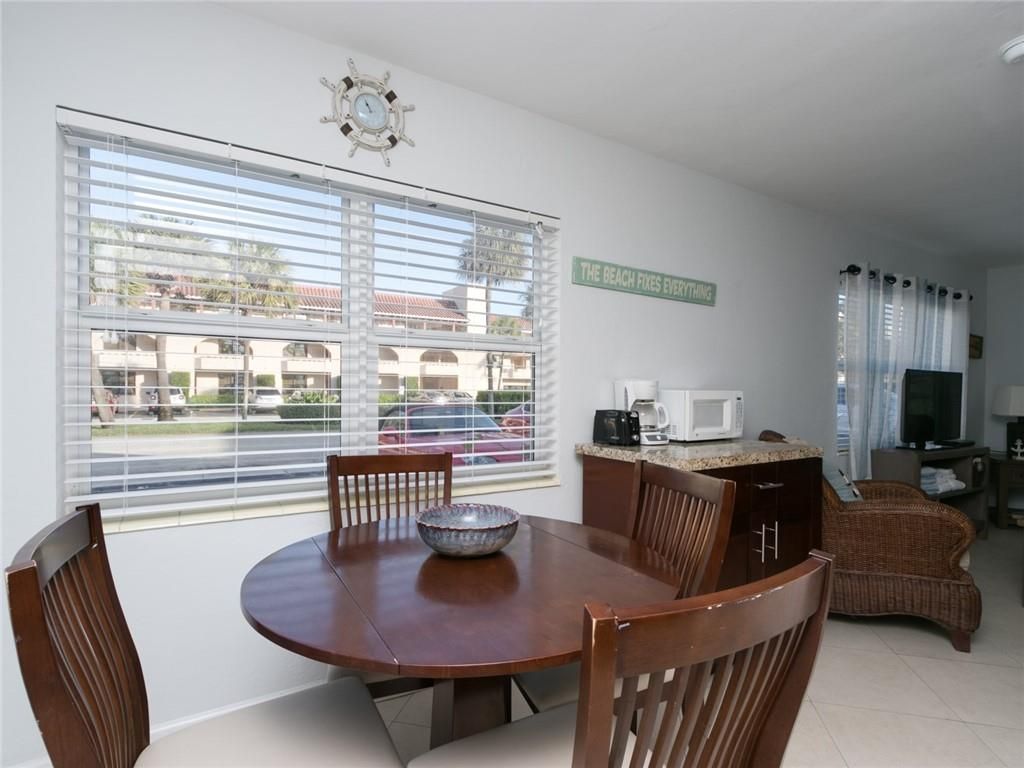 Dining room, Interior