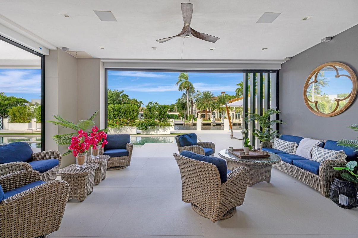 Interior, Living room, Pool, Recessed Lighting, Water