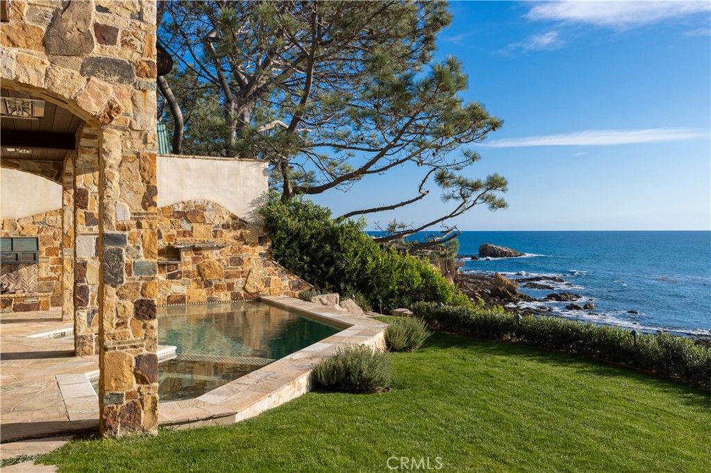 Exterior, Pool, Water