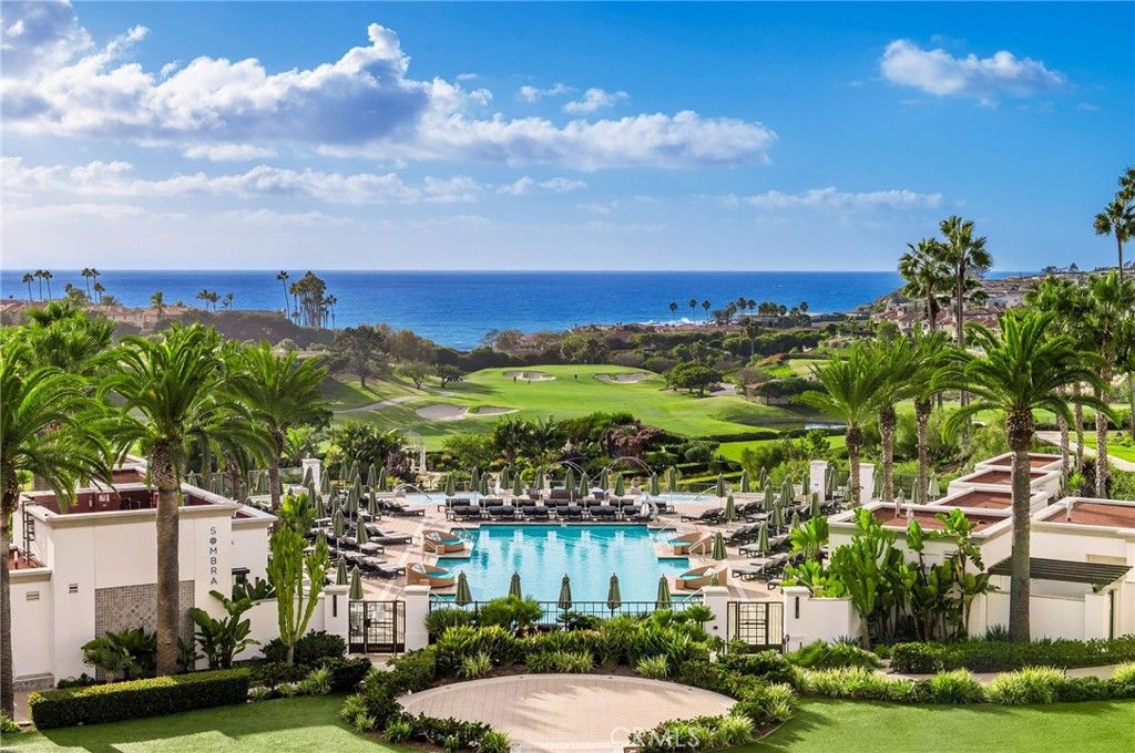 Exterior, Pool, Water