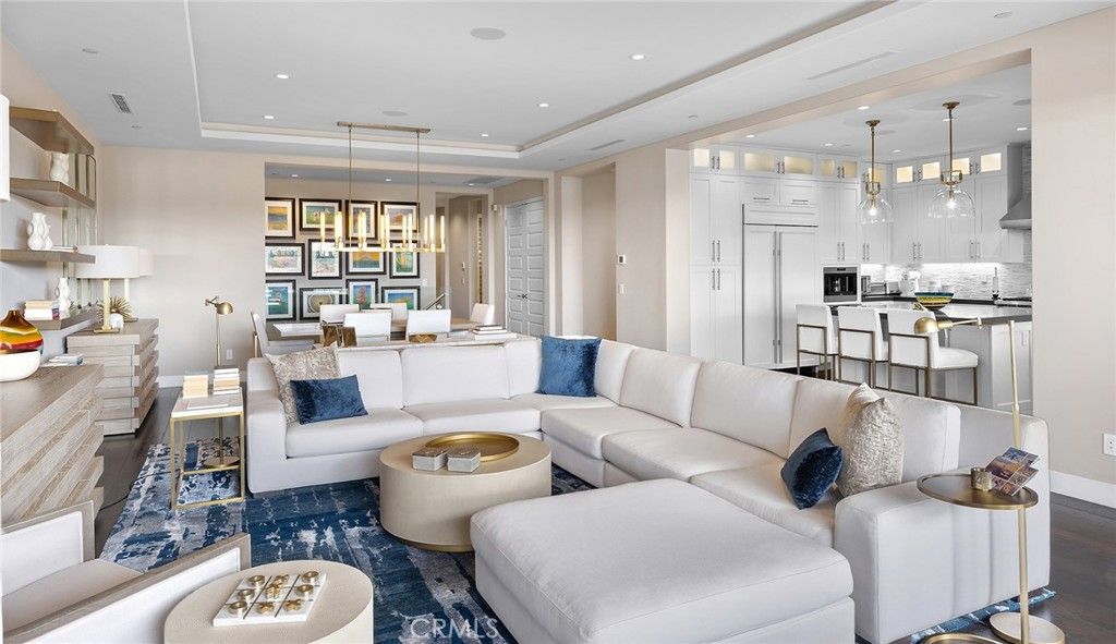 Dining room, Interior, Kitchen, Living room, Pendant Lights, Recessed Lighting, Stainless Steel Appliances, Wood Texture Flooring