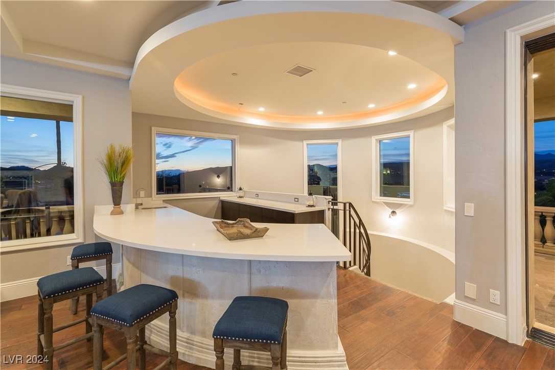 Interior, Recessed Lighting, Wood Texture Flooring