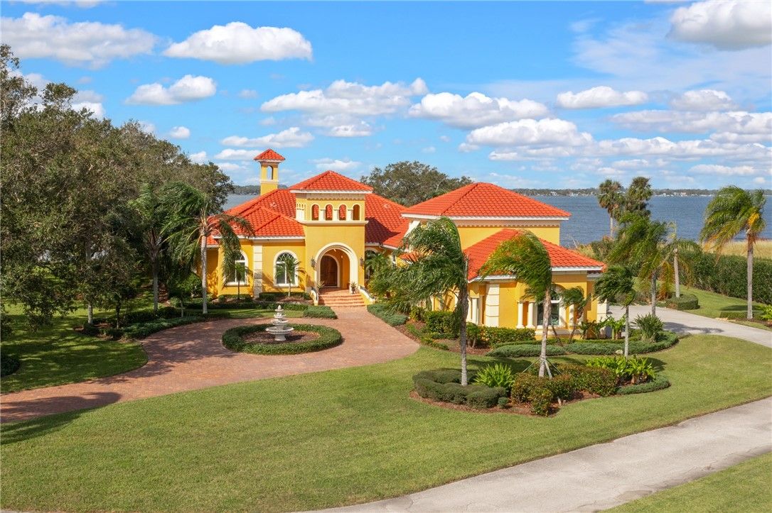 Backyard, Exterior, Facade, Mediterranean