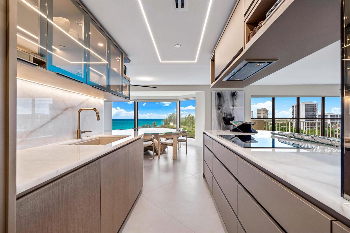 Dining room, Interior, Kitchen, Recessed Lighting, Water