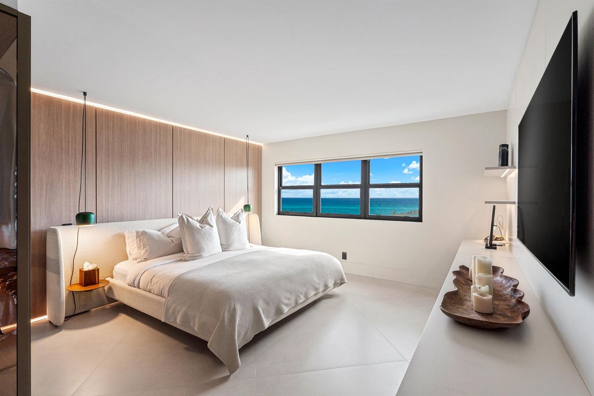 Bedroom, Interior, Water