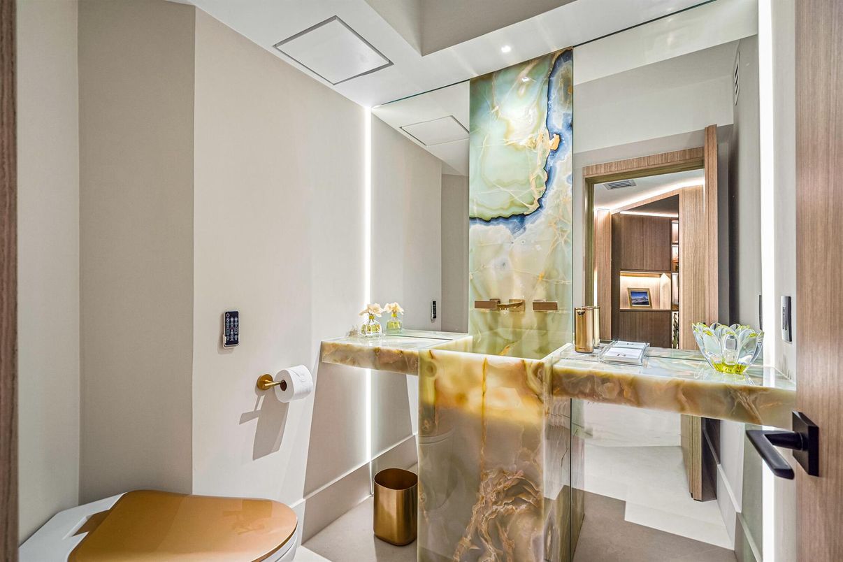 Bathroom, Interior, Recessed Lighting
