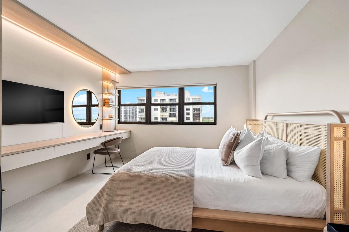 Bedroom, Interior, Water