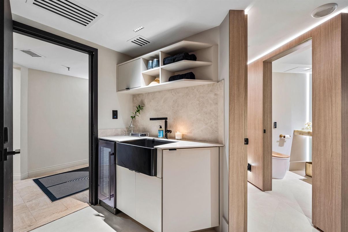 Bathroom, Interior, Recessed Lighting