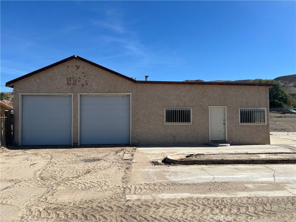 Detached Garage, Exterior