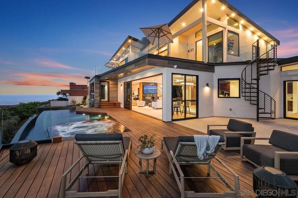 Exterior, Hot Tub, Water