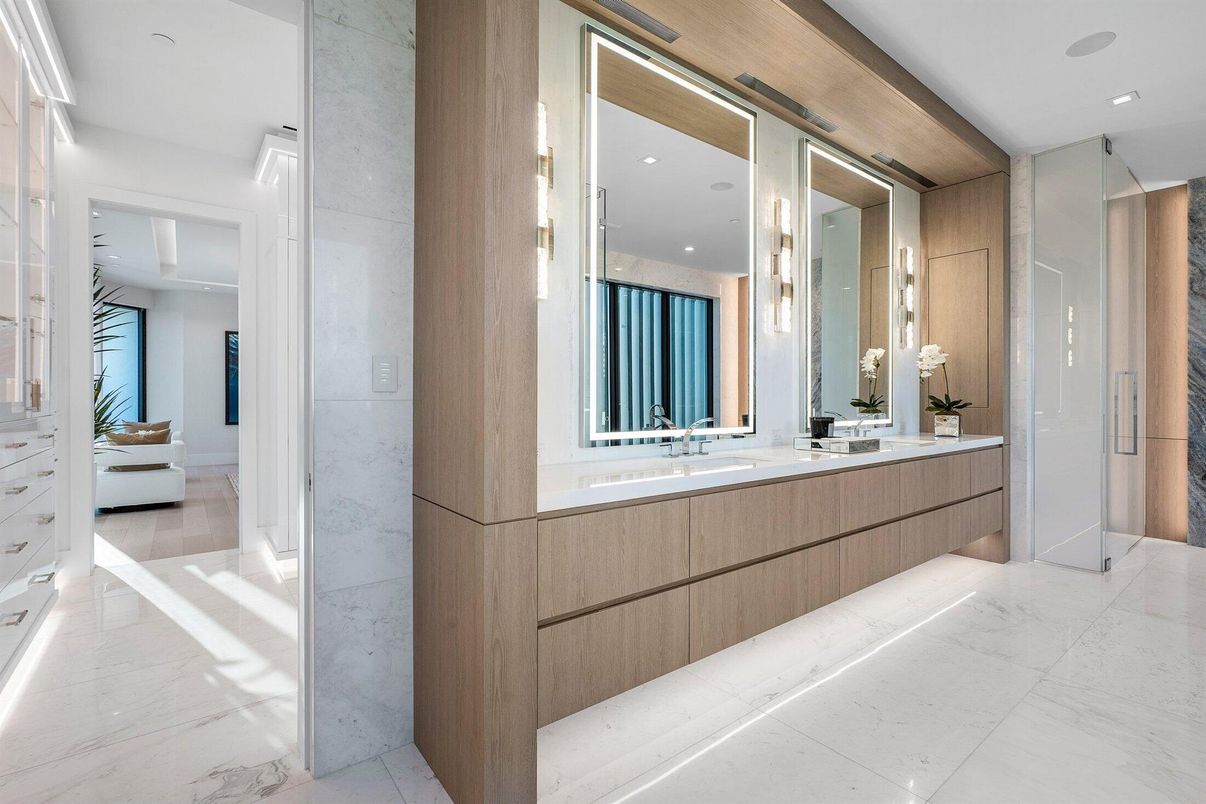 Bathroom, Dual Sink Vanities, Interior, Marble, Recessed Lighting