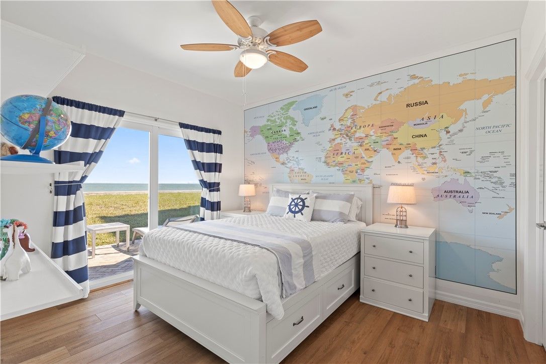 Bedroom, Interior, Water, Wood Texture Flooring