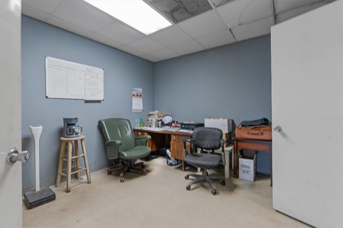 Home Office, Interior