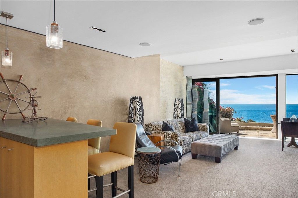 Dining room, Interior, Living room, Pendant Lights, Recessed Lighting, Water
