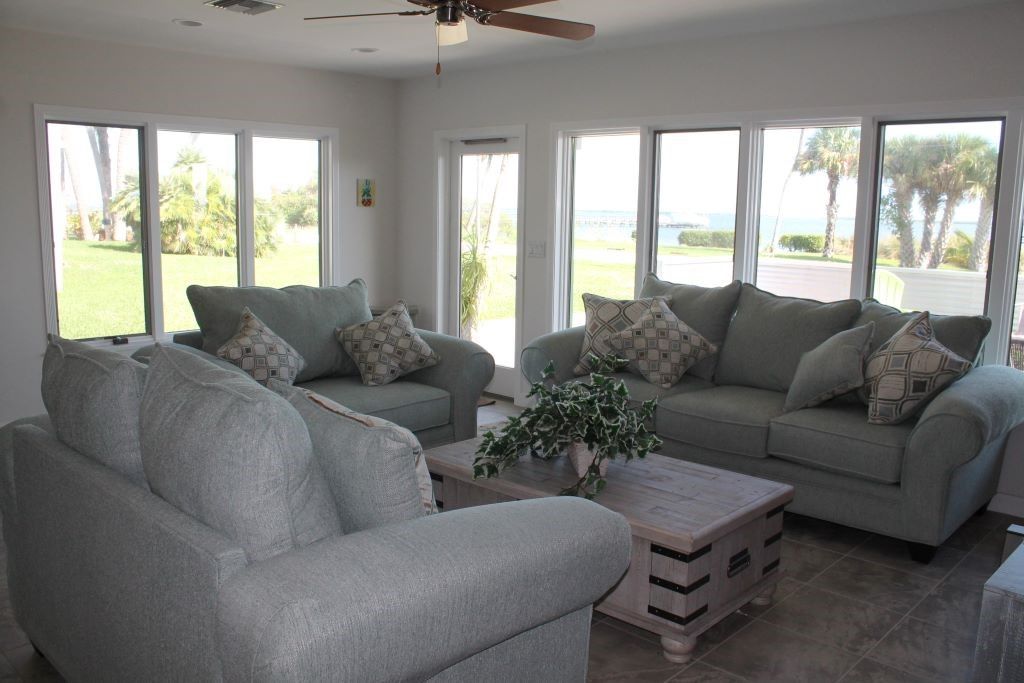 Interior, Living room, Water