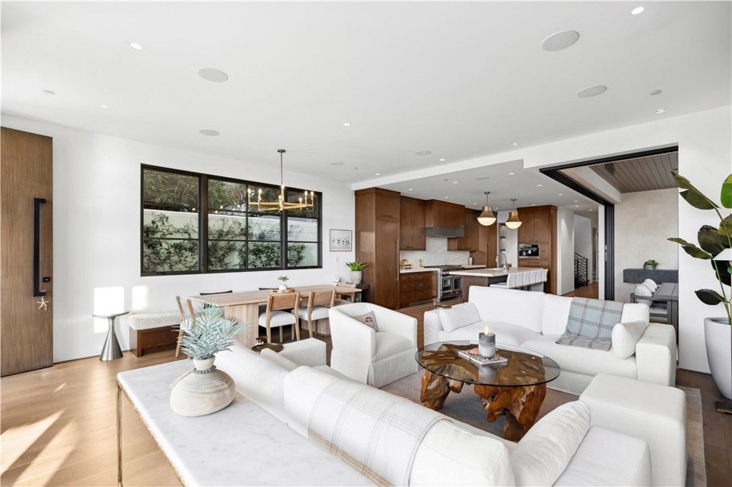 Dining room, Interior, Kitchen, Living room, Pendant Lights, Recessed Lighting, Stainless Steel Appliances, Wood Texture Flooring