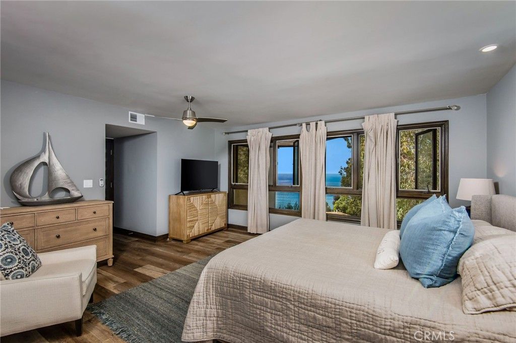 Bedroom, Interior, Recessed Lighting, Water, Wood Texture Flooring