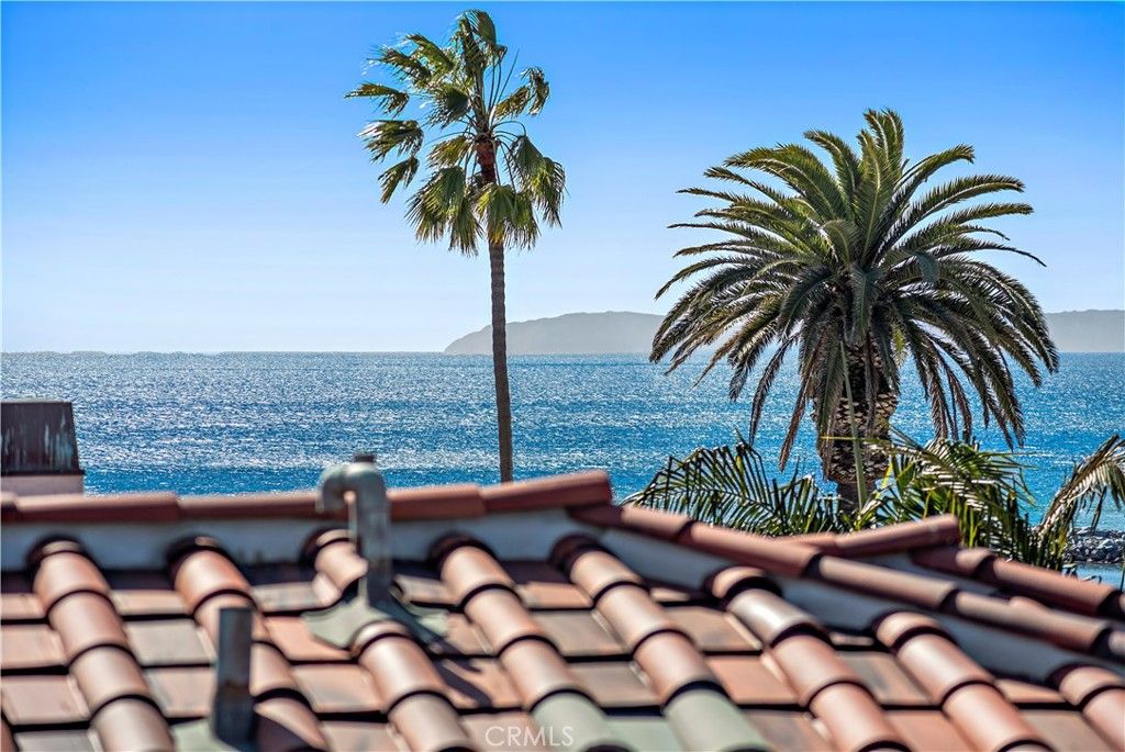 Exterior, Pool, Water