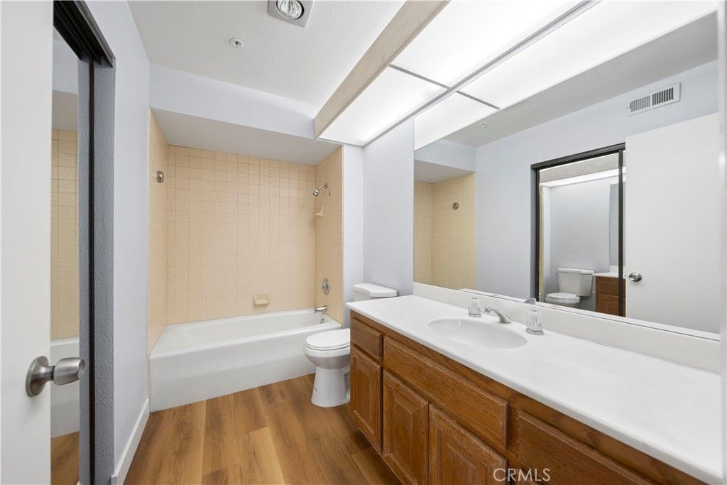 Bathroom, Interior, Recessed Lighting, Wood Texture Flooring