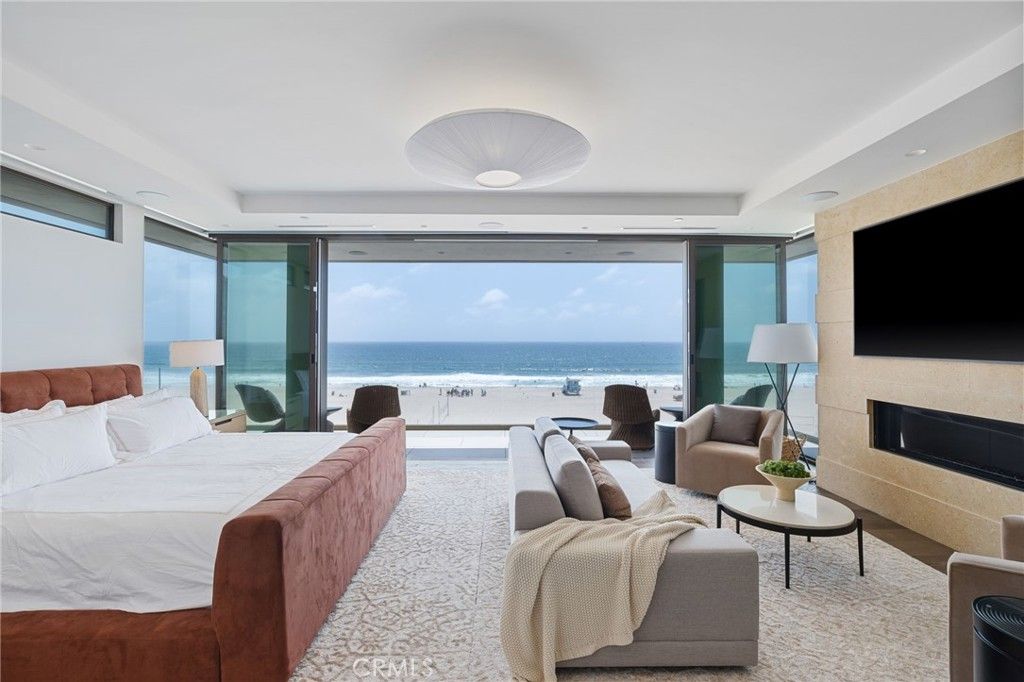 Bedroom, Fireplace, Interior, Living room, Recessed Lighting, Water