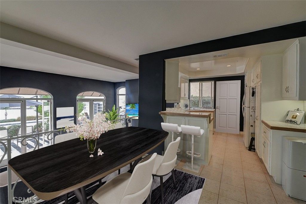 Dining room, Interior, Kitchen, Recessed Lighting