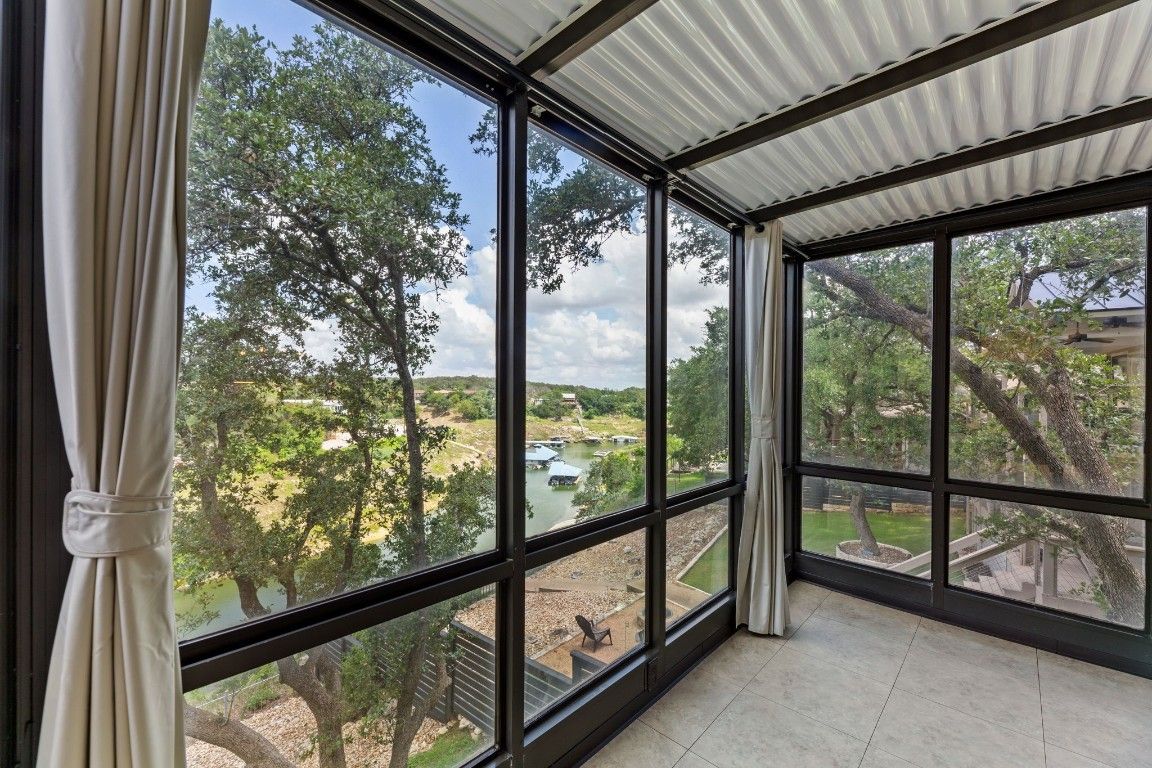 Interior, Sun Room, Water