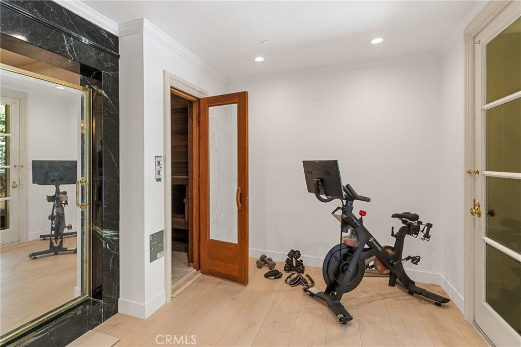Fitness Equipment, Interior, Recessed Lighting, Wood Texture Flooring