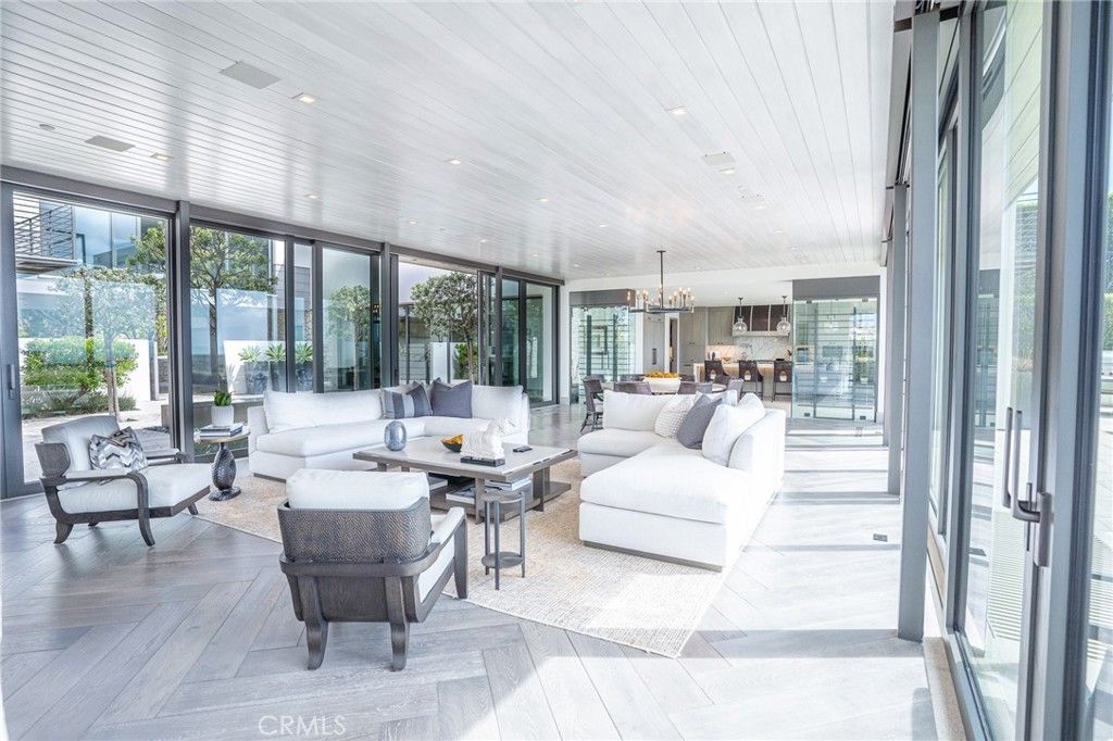 Chandelier, Dining room, Interior, Living room, Recessed Lighting, Wood Texture Flooring