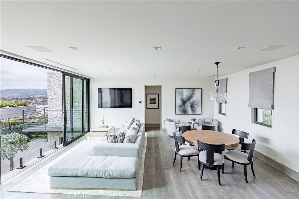 Dining room, Interior, Living room, Pendant Lights, Recessed Lighting, Wood Texture Flooring
