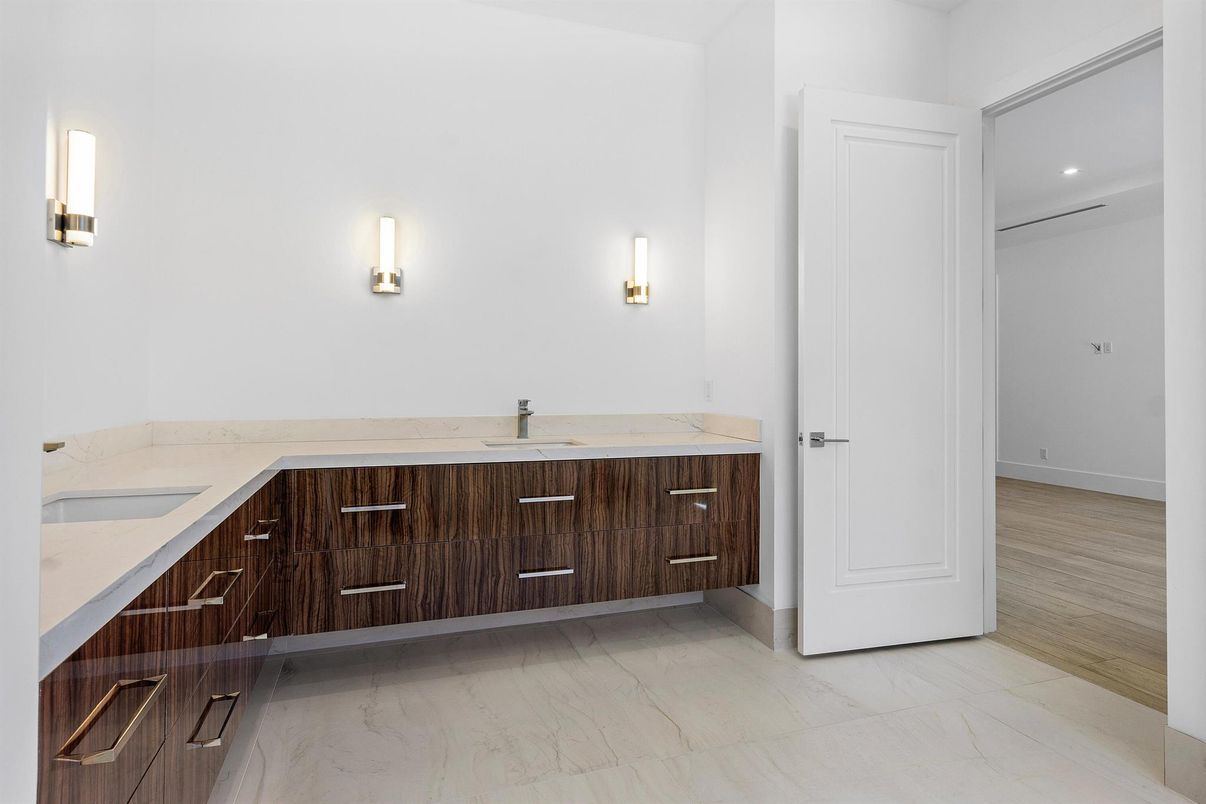 Bathroom, Dual Sink Vanities, Interior, Marble, Recessed Lighting