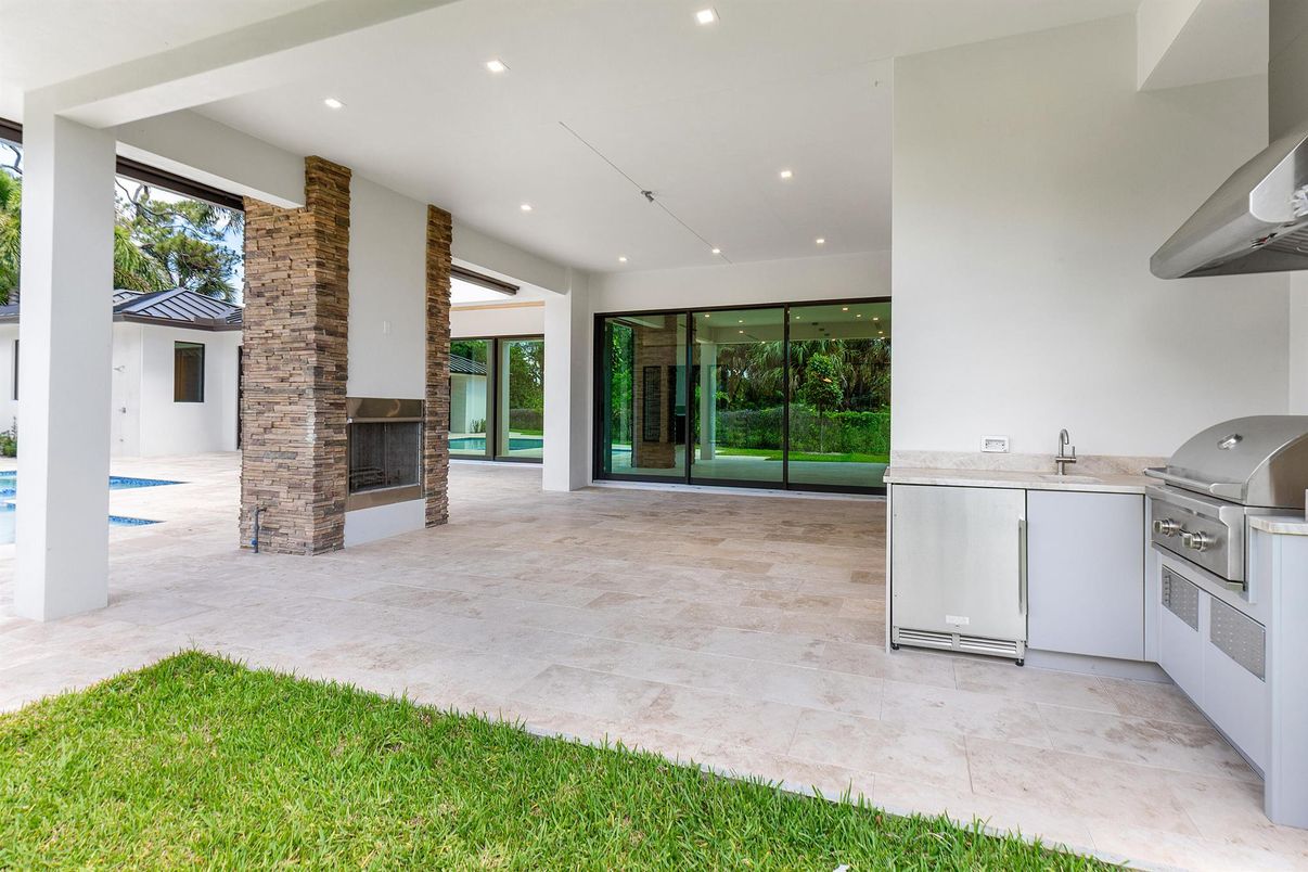 Exterior, Fireplace