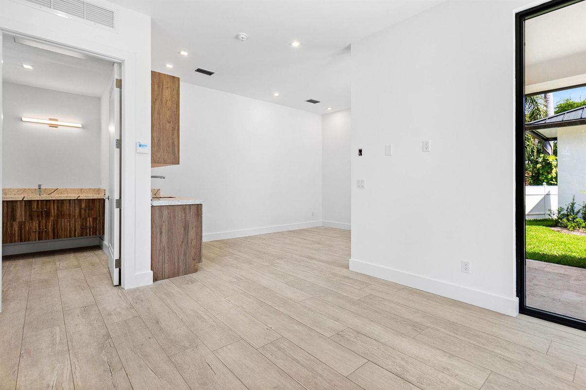Empty room, Interior, Recessed Lighting, Wood Texture Flooring