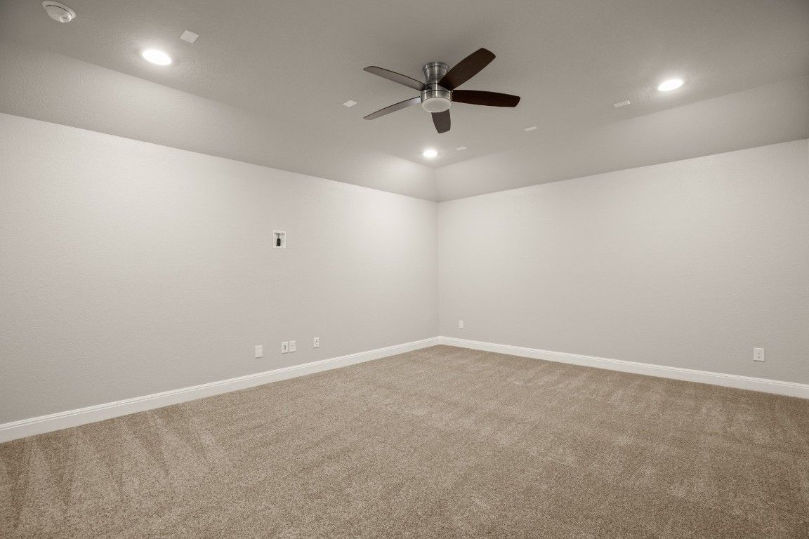 Empty room, Interior, Recessed Lighting
