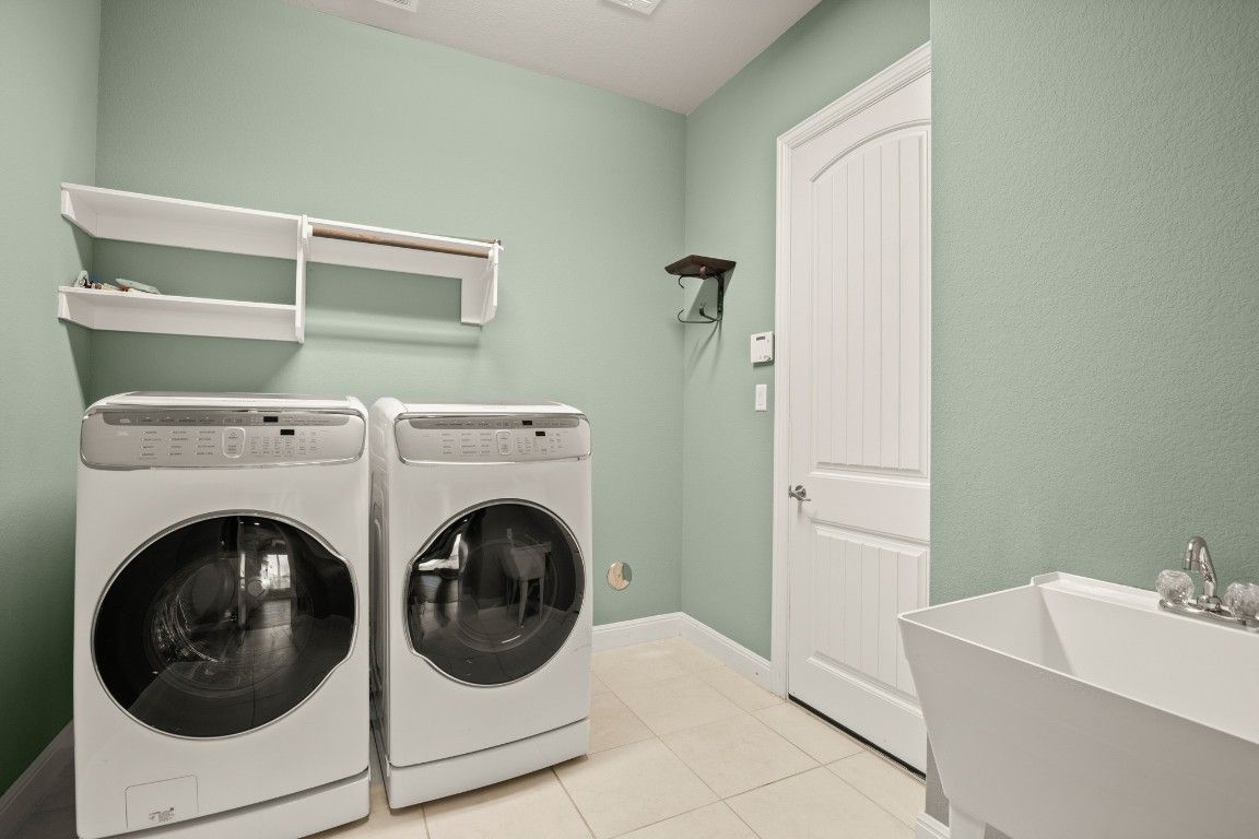 Interior, Washer