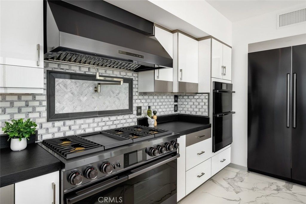 Interior, Kitchen, Marble, Stainless Steel Appliances
