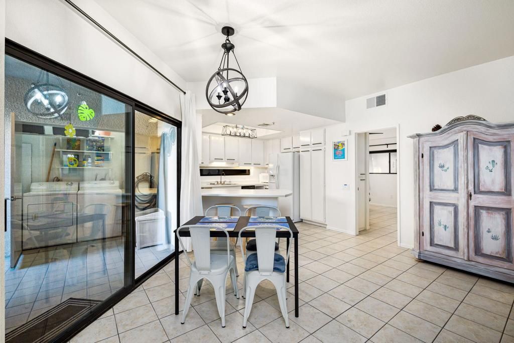 Dining room, Interior, Kitchen, Pendant Lights