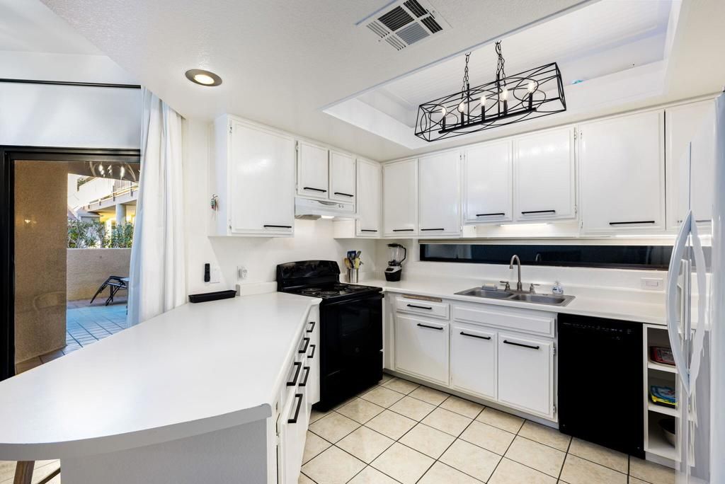 Interior, Kitchen, Pendant Lights, Recessed Lighting