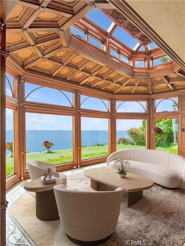Interior, Living room, Sun Room, Water, Wooden Beams