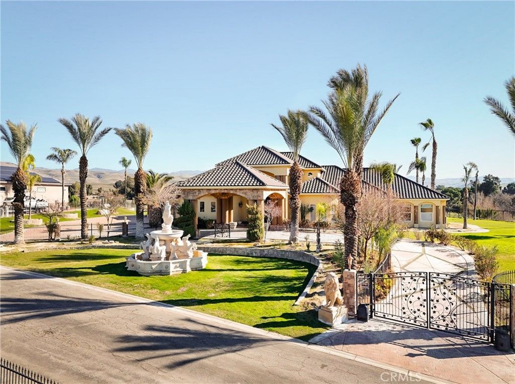 Backyard, Exterior, Facade, Mediterranean