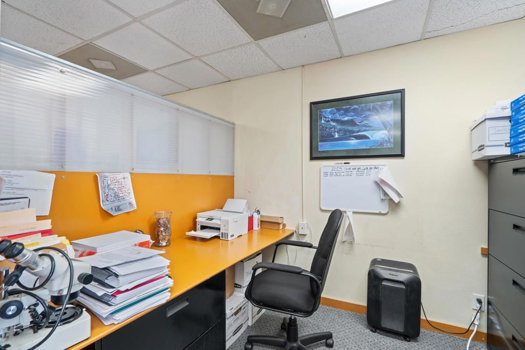 Home Office, Interior