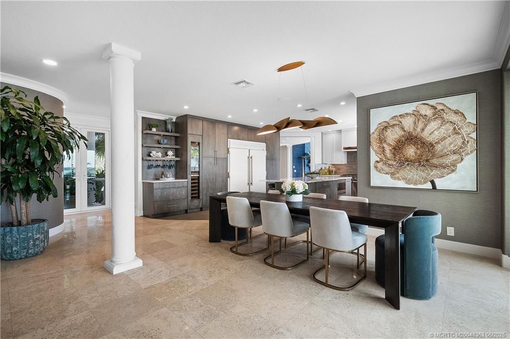 Dining room, Interior, Pendant Lights, Recessed Lighting