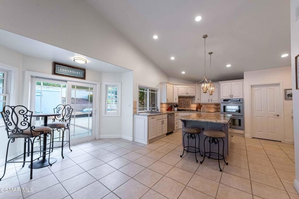 Dining room, Interior, Kitchen, Pendant Lights, Recessed Lighting, Stainless Steel Appliances