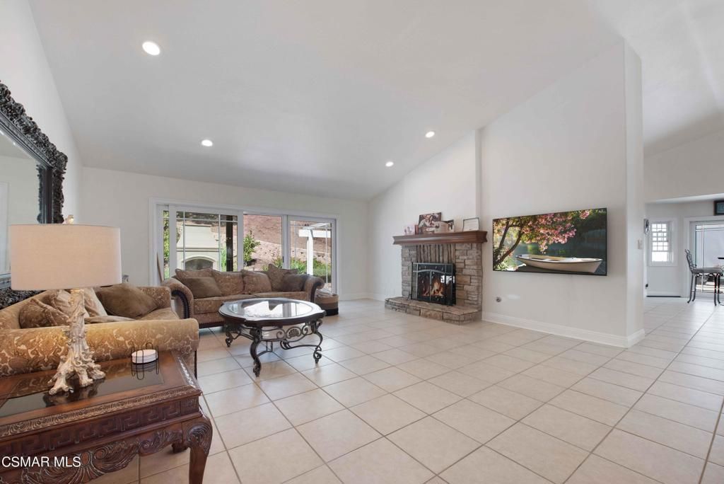 Fireplace, Interior, Living room, Recessed Lighting