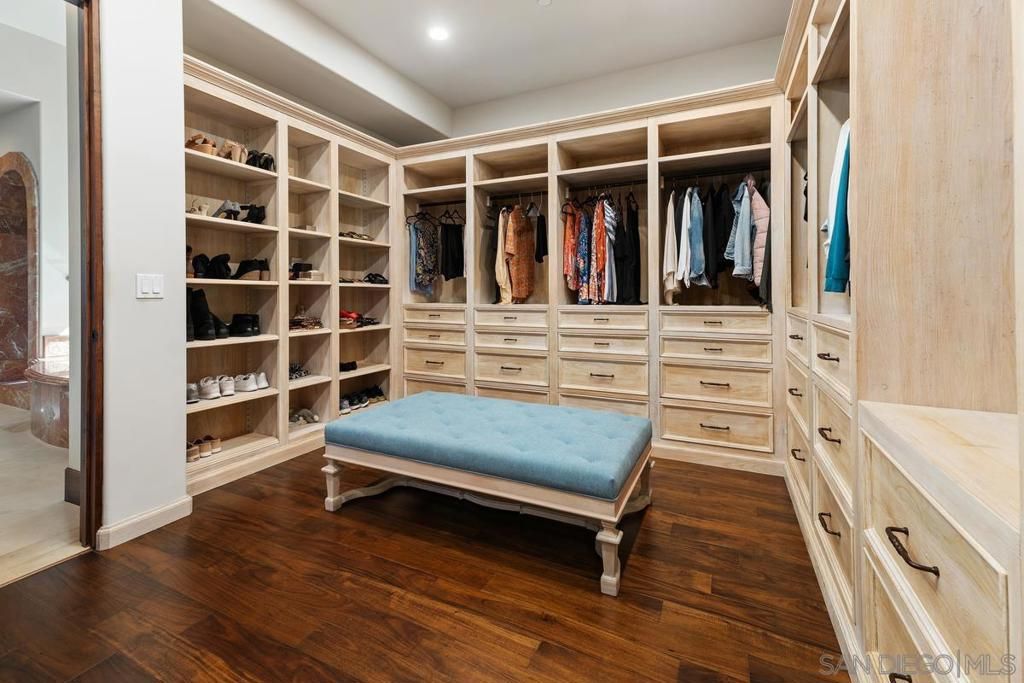 Interior, Recessed Lighting, Walk-in Closets, Wood Texture Flooring