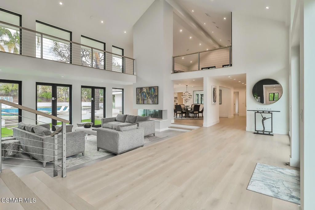 Dining room, Interior, Living room, Recessed Lighting, Wood Texture Flooring