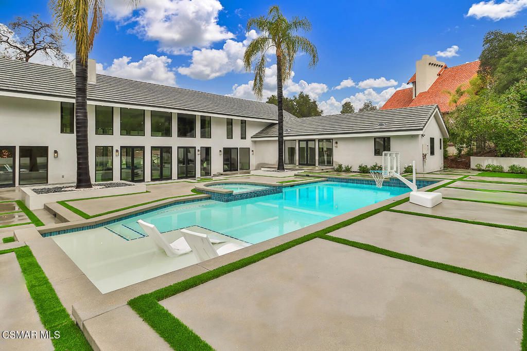 Exterior, Pool