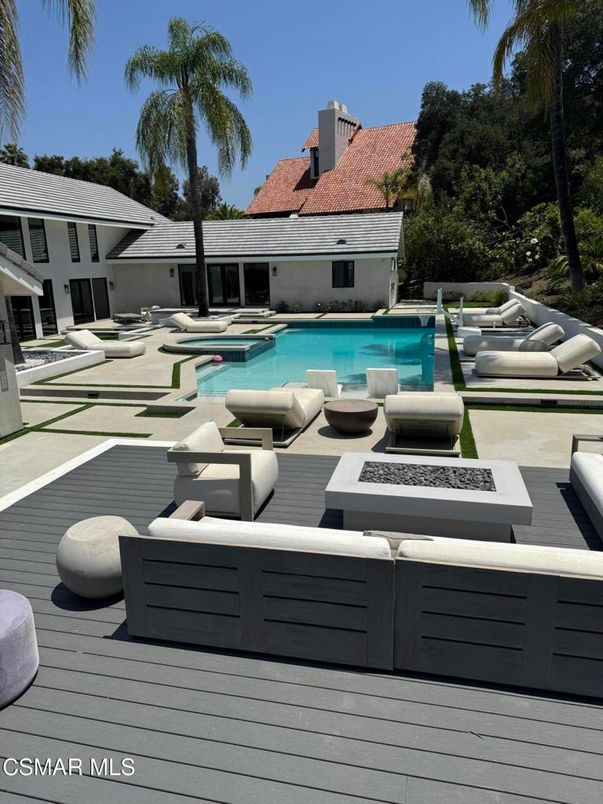 Exterior, Pool