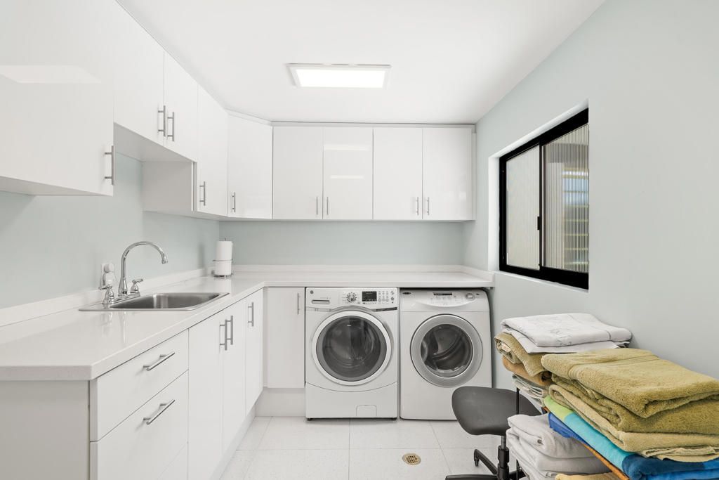 Interior, Washer