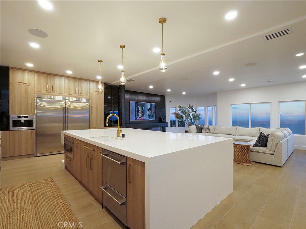 Interior, Kitchen, Living room, Pendant Lights, Recessed Lighting, Stainless Steel Appliances, Wood Texture Flooring